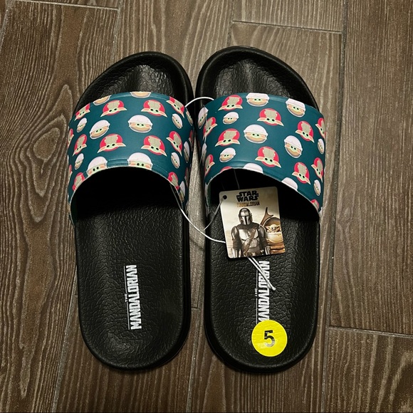 Baby Yoda Slides - Picture 9 of 9